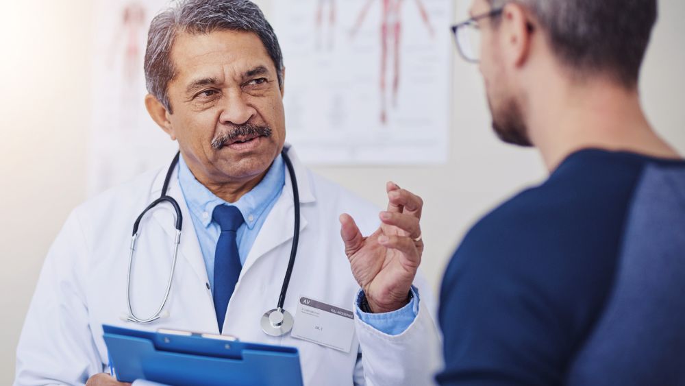 doctor explaining diagnosis